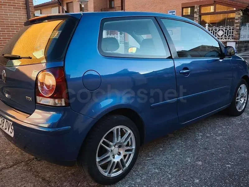 Usado VW Polo Advance 70 CV (51 kW) 2006 Azul Utilitario