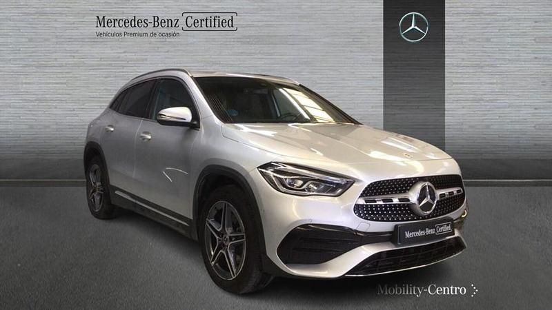 Usado Mercedes GLA250 AMG line 160 CV (117 kW) 2022 Iridiumsilber  metalliclack SUV