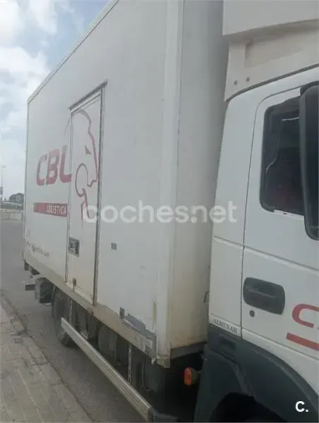 Usado Nissan Cabstar 110 CV (80 kW) 2010 Blanco Pickup/Camioneta