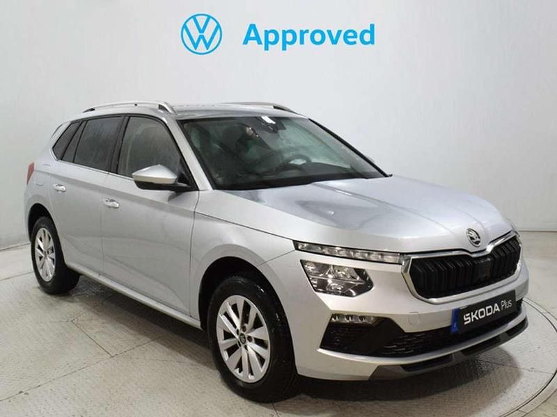 Usado Skoda Kamiq Selection 116 CV (85 kW) 2025 Plateado SUV