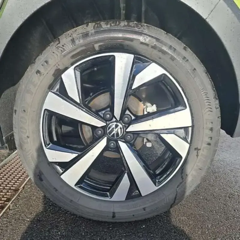 Usado VW Taigo 116 CV (85 kW) 2025 Verde SUV