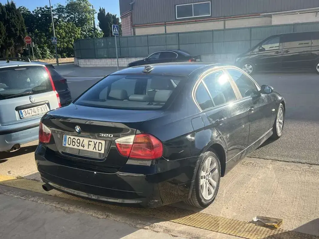 Usado BMW 320 177 HP (130 kW) 2007 Sedan