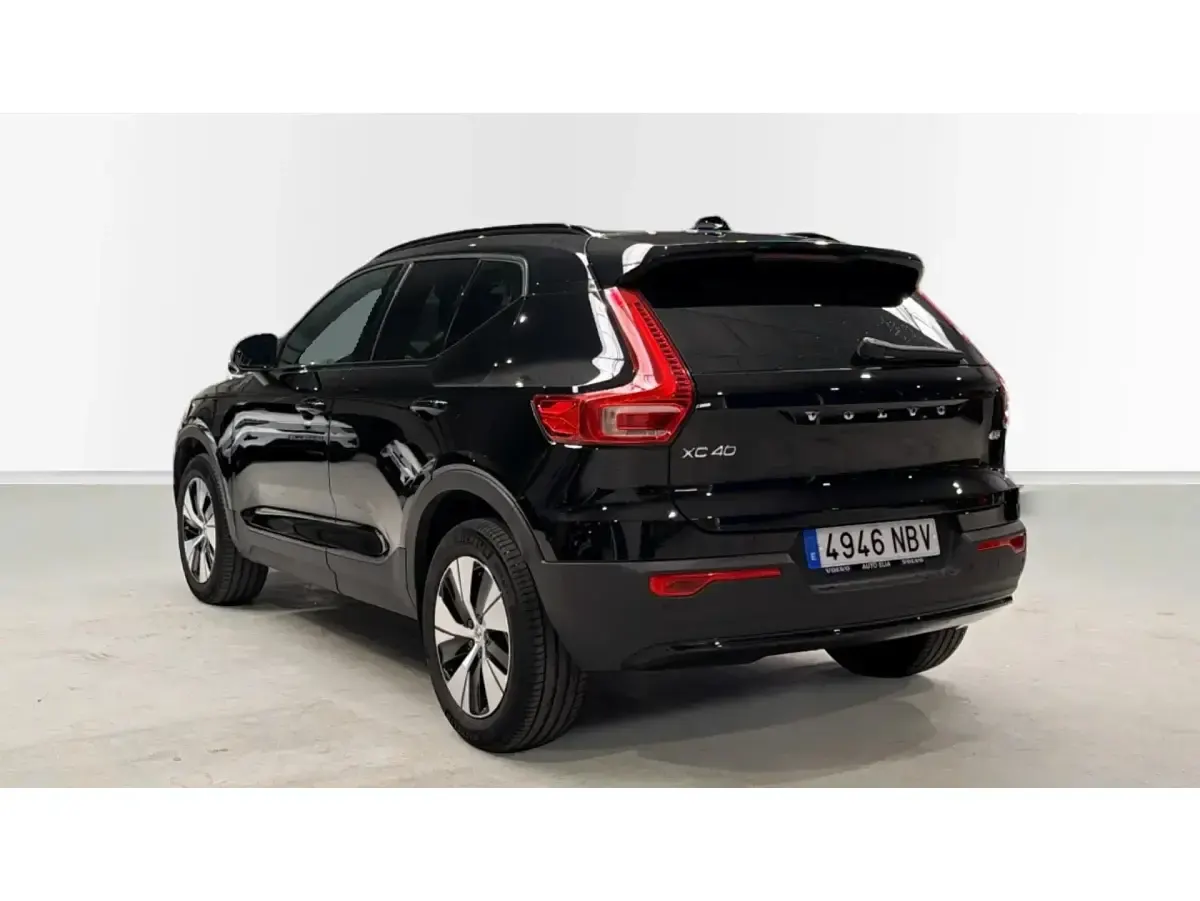 Usado Volvo XC40 Plus 163 CV (119 kW) 2025 Negro SUV