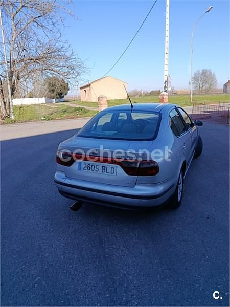 Usado Seat Toledo 110 CV (80 kW) 2001 Gris / plata Berlina