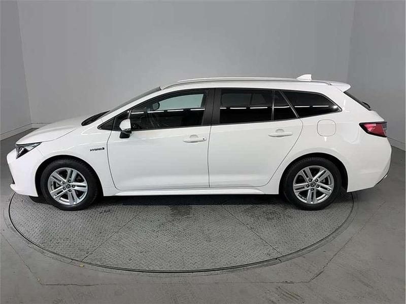 Usado Toyota Corolla Active 122 CV (89 kW) 2021 Blanco classic Familiar