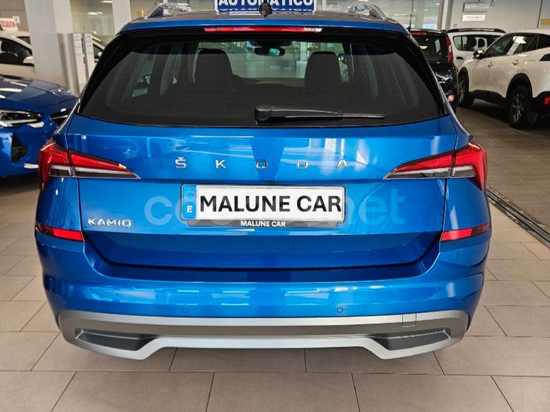 Usado Skoda Kamiq Ambition 110 CV (80 kW) 2023 Azul SUV