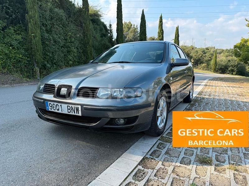 Gris / plata Usado 2001 Seat Leon Berlina | 2990 € (Precio justo) - Imagen 1/4