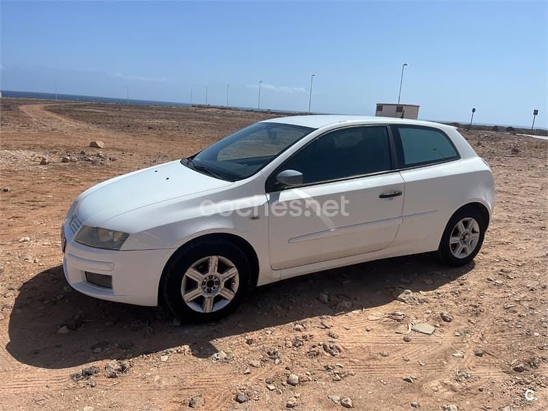 Blanco Usado 2005 Fiat Stilo Berlina | 2000 € (Precio justo) - Imagen 1/2