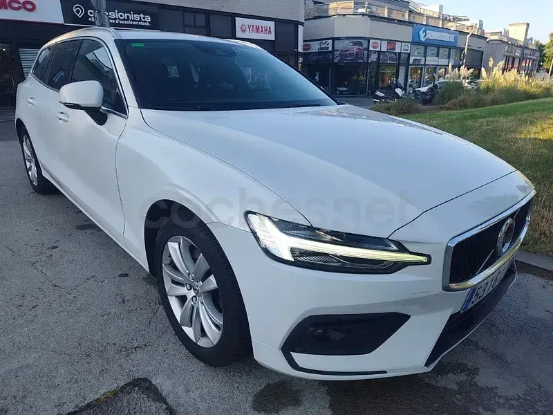 Usado Volvo V60 Momentum 197 CV (144 kW) 2021 Blanco Familiar