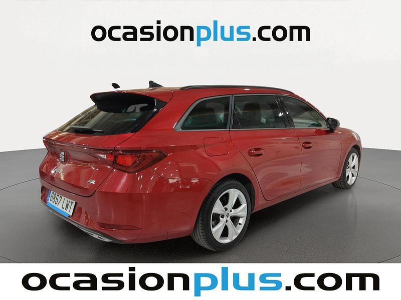 Usado Seat Leon FR 150 CV (110 kW) 2022 Rojo Familiar