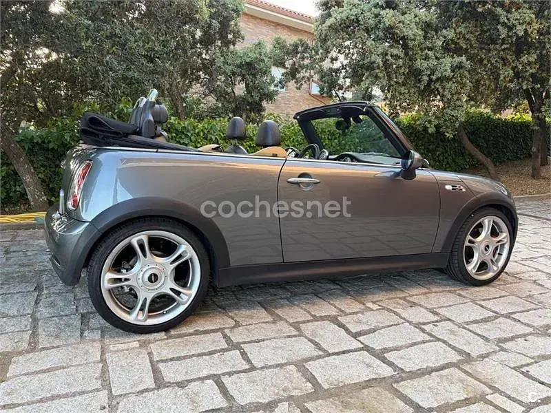 Usado Mini John Cooper Works 210 CV (154 kW) 2006 Gris / plata Utilitario