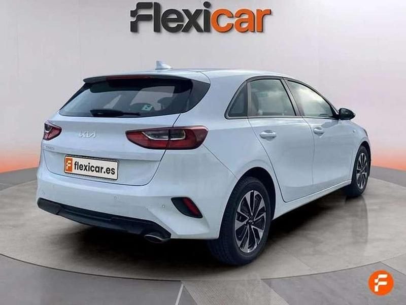 Usado Kia Ceed 101 CV (74 kW) 2024 Blanco Utilitario