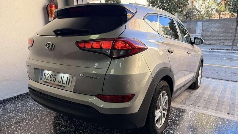 Usado Hyundai Tucson 114 CV (83 kW) 2016 Beige SUV