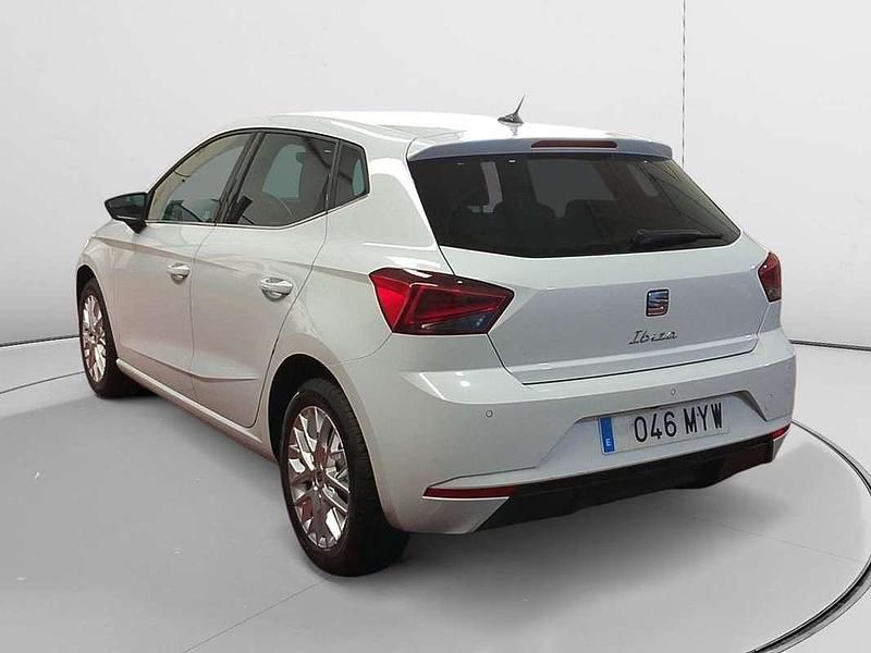 Usado Seat Ibiza 116 CV (85 kW) 2025 Negro Utilitario