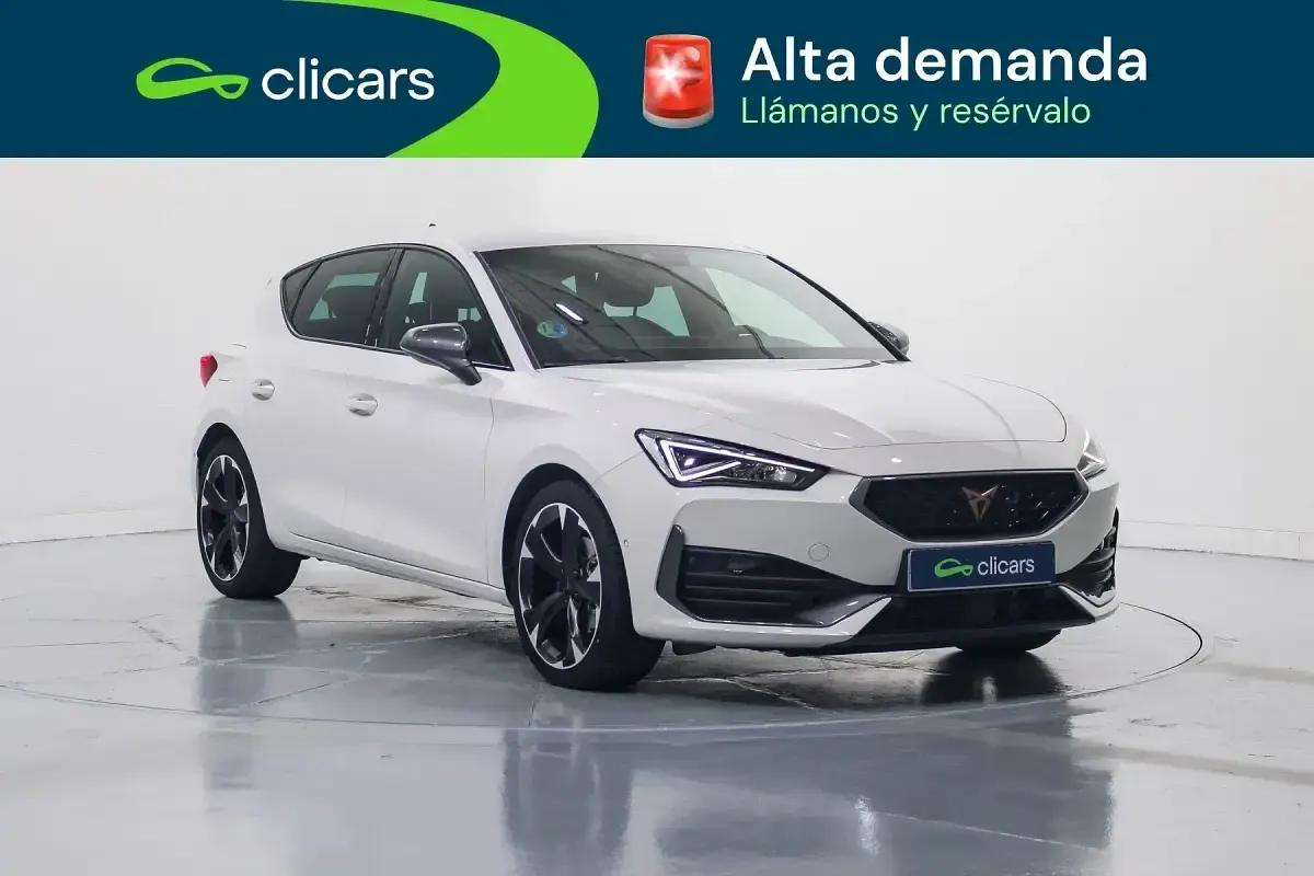 Usado Cupra Leon 150 CV (110 kW) 2023 Blanco Berlina