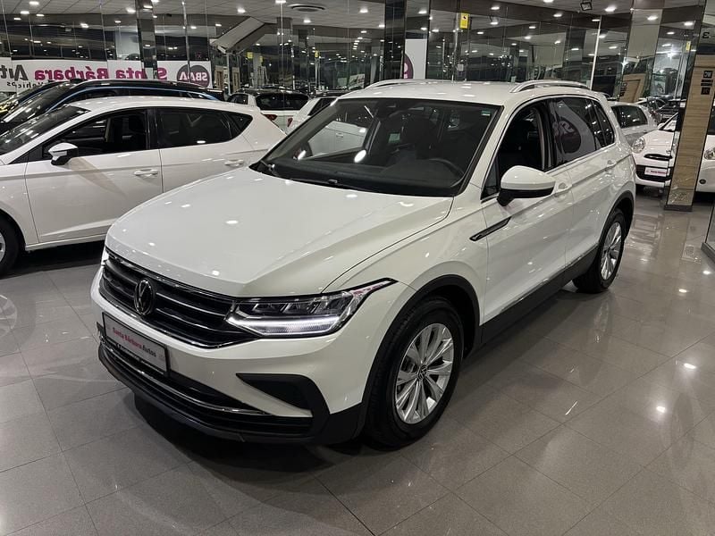 Blanco Usado 2024 VW Tiguan Life SUV | 29.990 € (Super precio) - Imagen 1/4