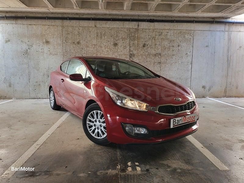 Używany Kia Ceed 100 KM (73 kW) 2013 Czerwony Hatchback