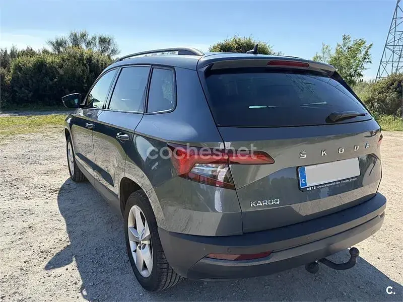 Usado Skoda Karoq Ambition 150 CV (110 kW) 2020 Azul SUV