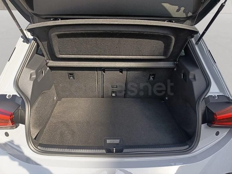 Begagnad Cupra Born e-Boost 169 kW (231 HK) 2023 Eléctrico Halvkombi