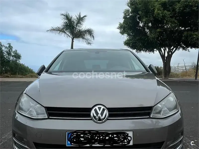 Usado VW Golf VII Sportline 140 CV (102 kW) 2013 Gris / plata Berlina