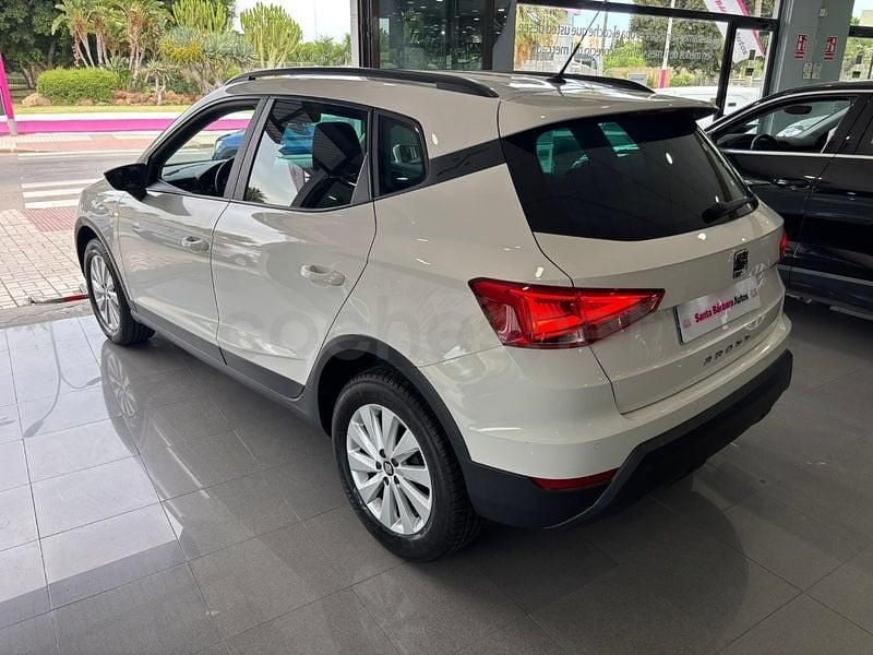 Usado Seat Arona Ecomotive 95 CV (69 kW) 2019 Blanco SUV