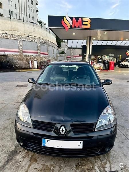 Usado Renault Clio II Authentique 75 CV (55 kW) 2005 Negro Berlina
