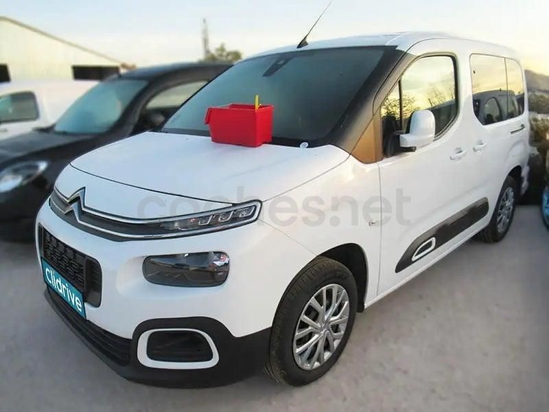 Usado Citroën Berlingo Feel 110 CV (80 kW) 2020 Blanco Monovolumen