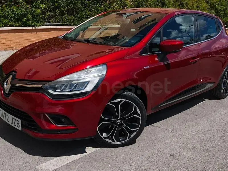 Usado Renault Clio IV 90 CV (66 kW) 2017 Granate Berlina