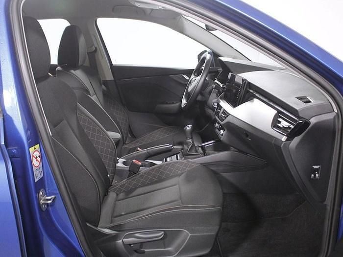 Usado Skoda Scala Ambition 95 CV (69 kW) 2022 Azul Utilitario