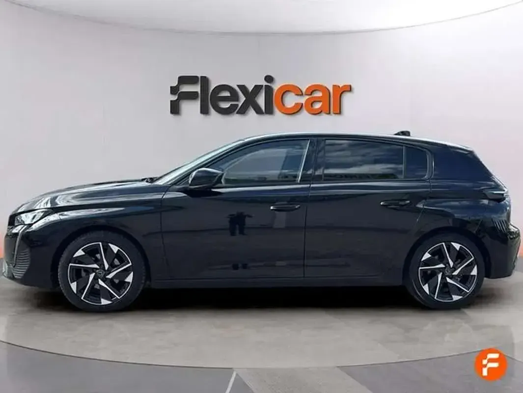 Usado Peugeot 308 Allure 131 CV (96 kW) 2023 Negro Utilitario