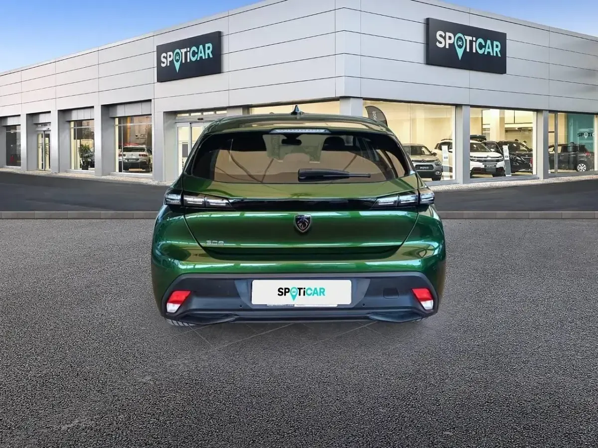 Usado Peugeot 308 Active 110 CV (80 kW) 2022 Verde Berlina