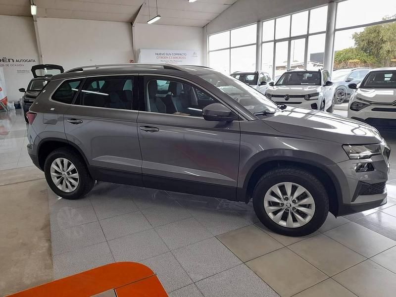 Usado Skoda Karoq Style 150 CV (110 kW) 2023 Gris SUV