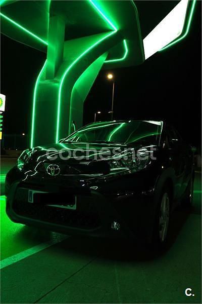 Usado Toyota Aygo X Play 72 CV (52 kW) 2022 Negro SUV