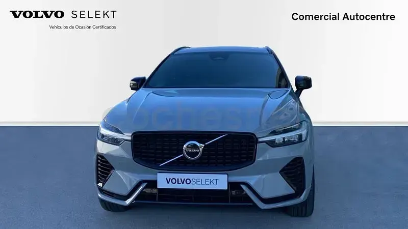 Usado Volvo XC60 Plus 350 CV (257 kW) 2023 Gris / plata SUV