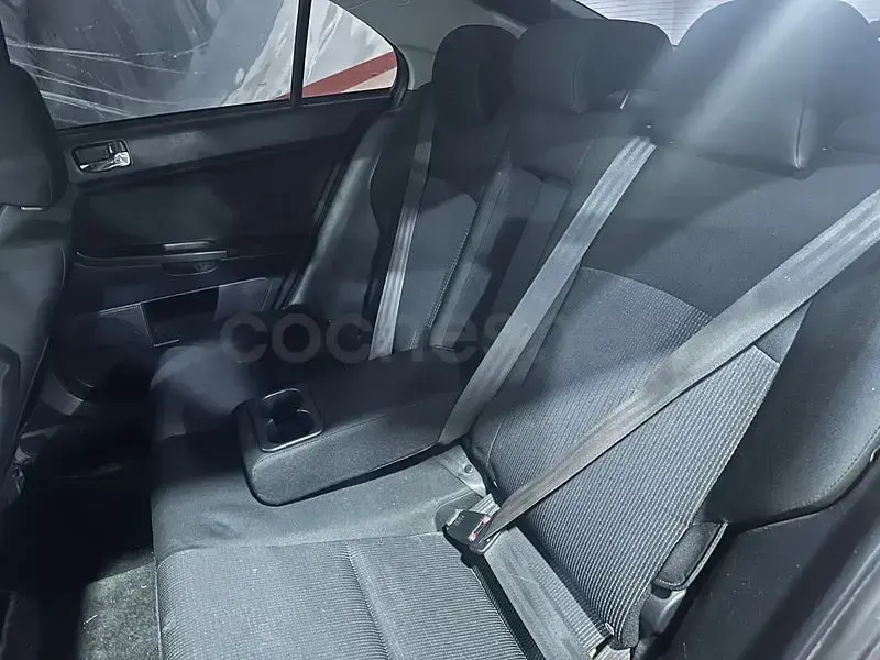 Usado Mitsubishi Lancer Sportback Instyle 140 CV (102 kW) 2010 Granate Berlina