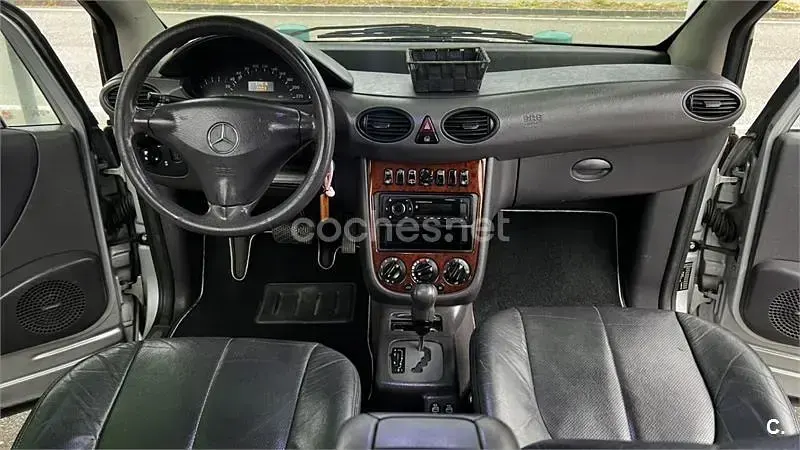 Usado Mercedes A170 Avantgarde 95 CV (69 kW) 2004 Gris / plata Monovolumen
