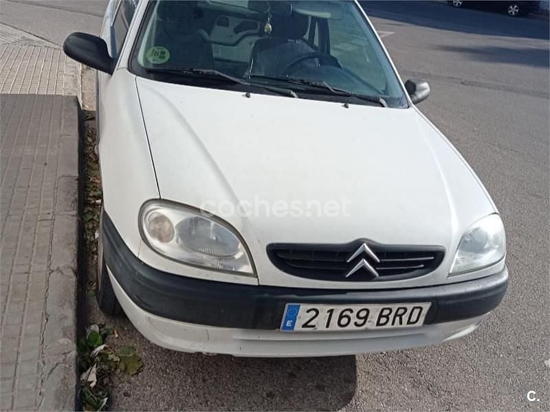 Usado Citroën Saxo 60 CV (44 kW) 2001 Blanco Utilitario