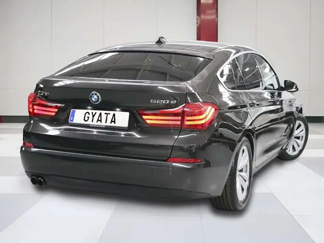 Usado BMW 520 Gran Turismo 184 CV (135 kW) 2017 Negro Berlina