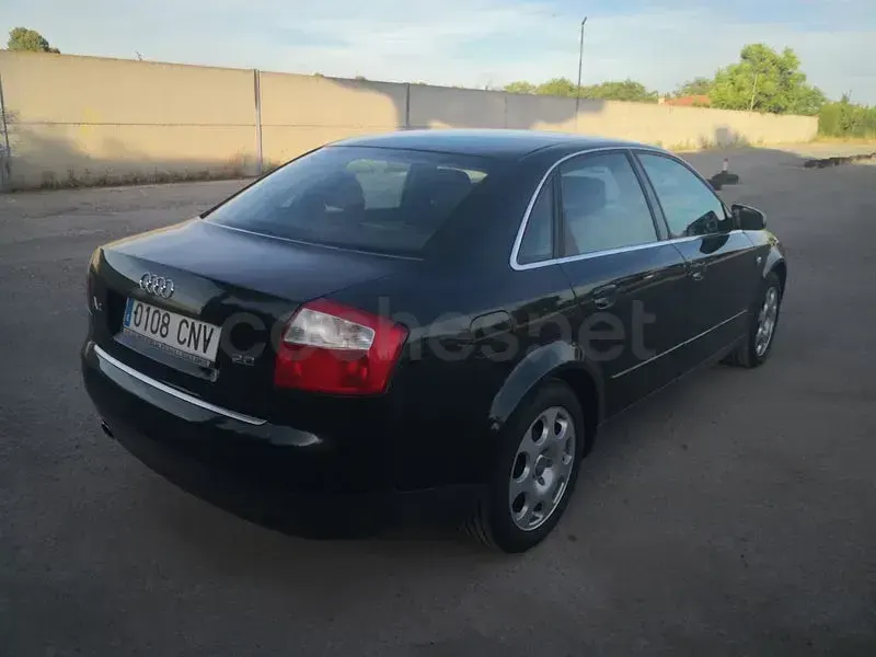 Usado Audi A4 130 CV (95 kW) 2004 Verde Berlina