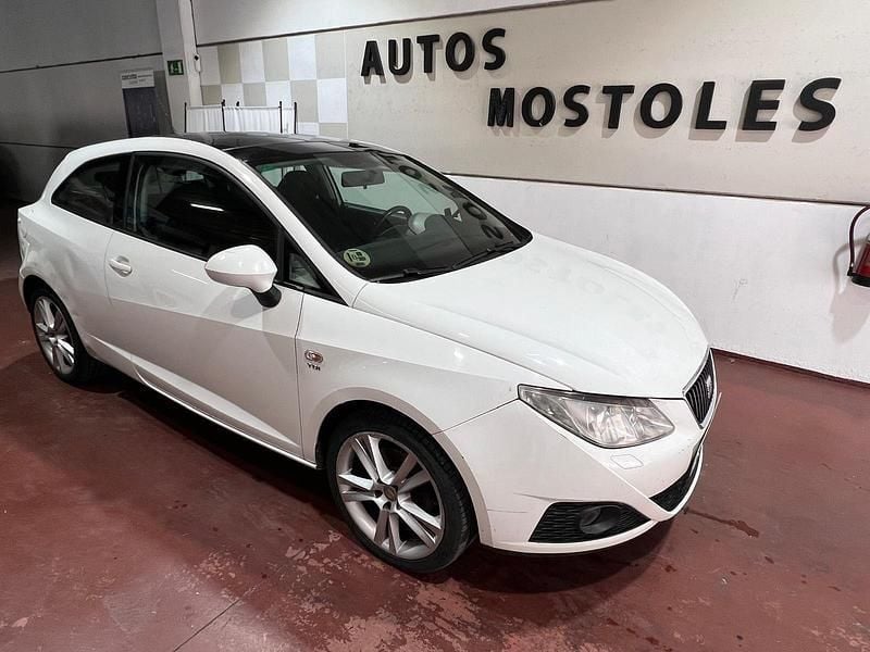 Blanco Usado 2009 Seat Ibiza Style | 3995 € (Precio justo) - Imagen 1/4