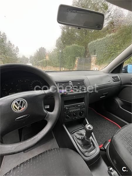 Azul Usado 2004 VW Golf Advance Berlina | 2500 € (Super precio) - Imagen 1/4