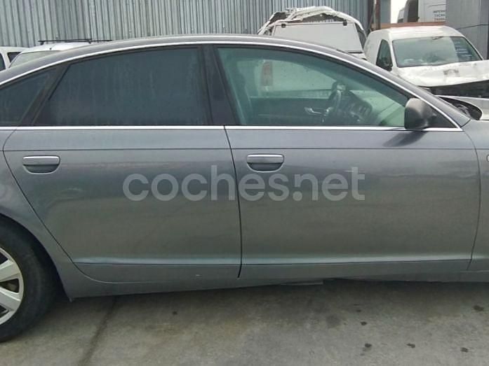 Usado Audi A6 177 CV (130 kW) 2004 Gris / plata Berlina