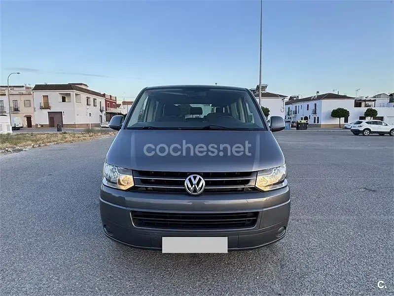 Usado VW Caravelle Comfortline 114 CV (83 kW) 2015 Gris / plata Van