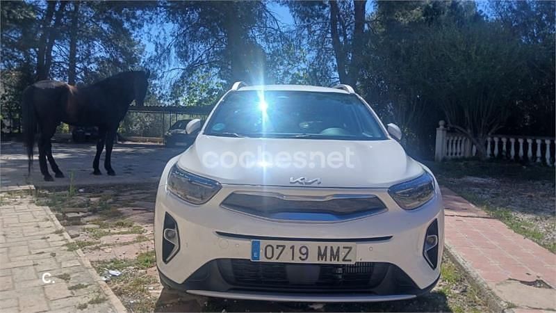 Usado Kia Stonic Style 100 CV (73 kW) 2024 Blanco SUV