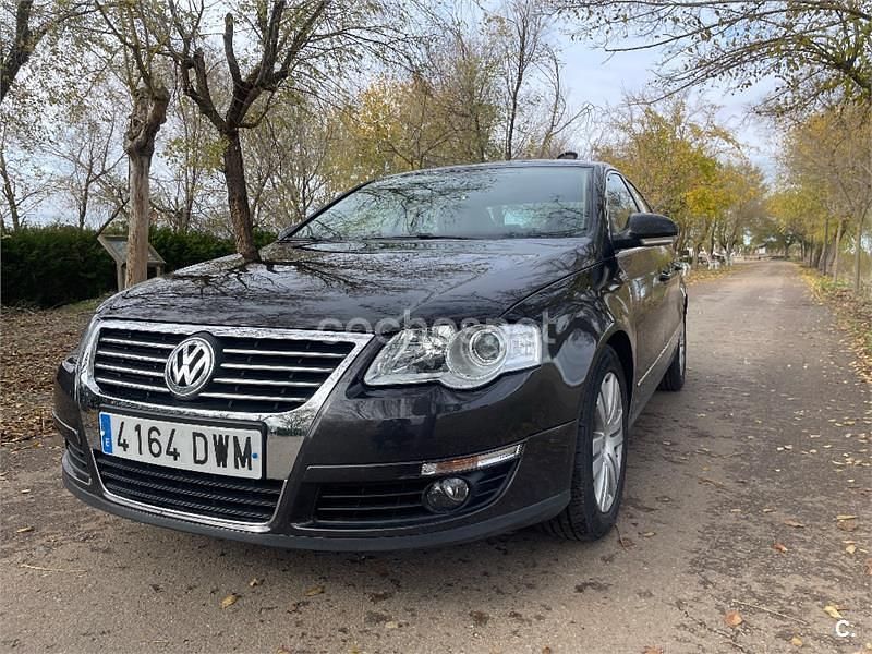 Negro Usado 2006 VW Passat Highline Berlina | 6000 € (Caro) - Imagen 1/4