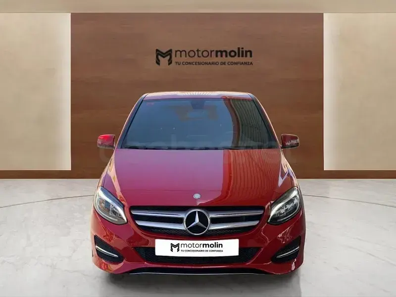 Usado Mercedes B200 136 CV (100 kW) 2017 Rojo Utilitario