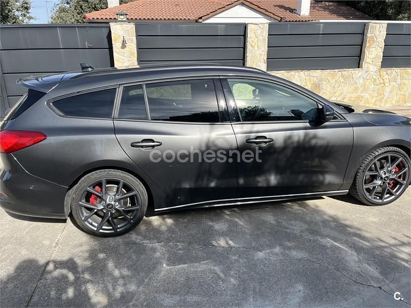 Usado Ford Focus ST 280 CV (205 kW) 2020 Gris / plata Familiar