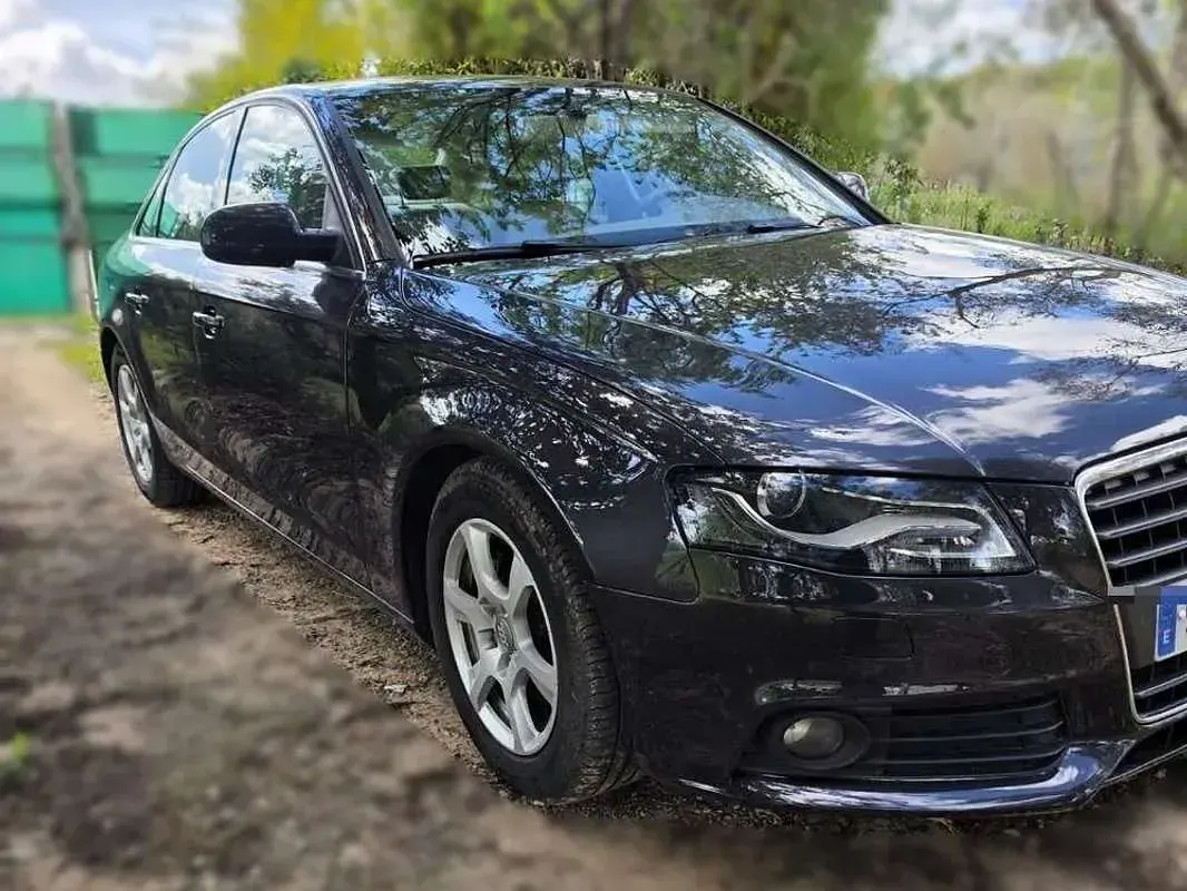 Usado Audi A4 Premium 140 CV (102 kW) 2010 Negro Berlina