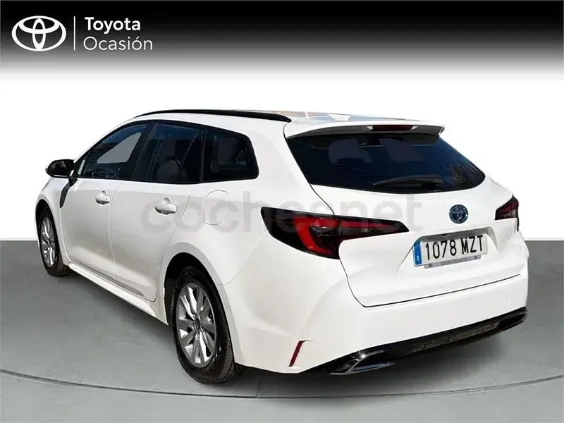 Usado Toyota Corolla Active 140 CV (102 kW) 2025 Blanco Familiar