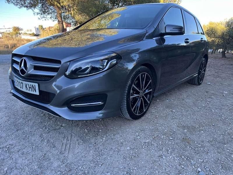 Käytetty Mercedes B200 136 HP (100 kW) 2018 Harmaa Tila-auto